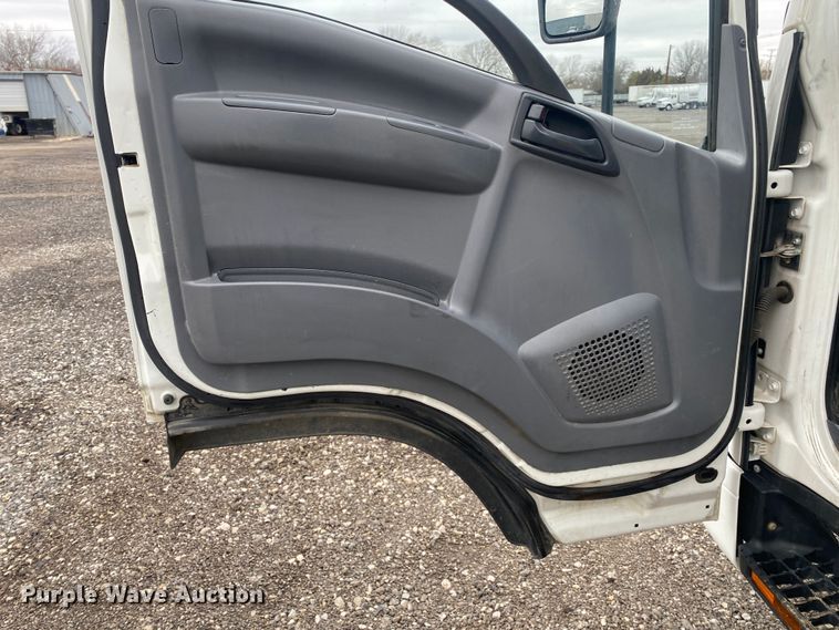 image for item JW9164 2015 Isuzu NPR  refrigerated delivery truck