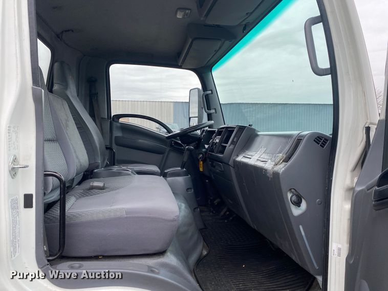 image for item JW9164 2015 Isuzu NPR  refrigerated delivery truck