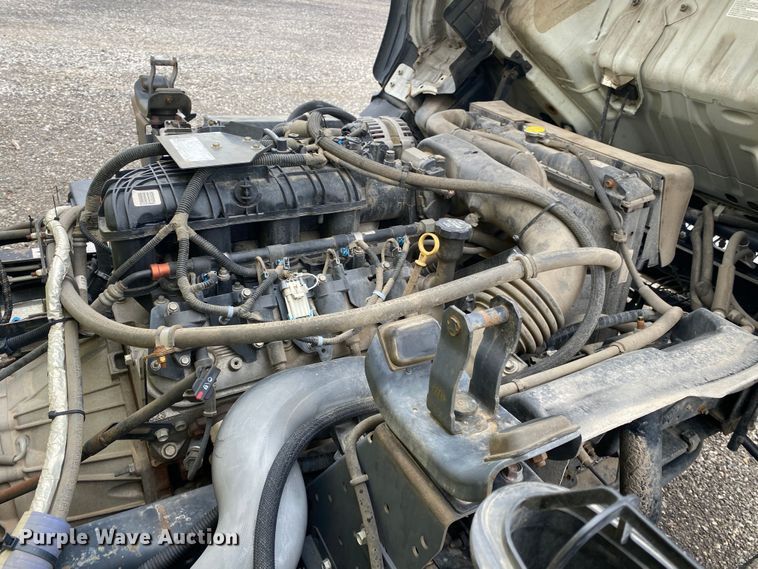 image for item JW9164 2015 Isuzu NPR  refrigerated delivery truck