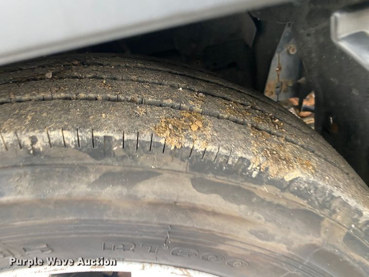 image for item JW9164 2015 Isuzu NPR  refrigerated delivery truck