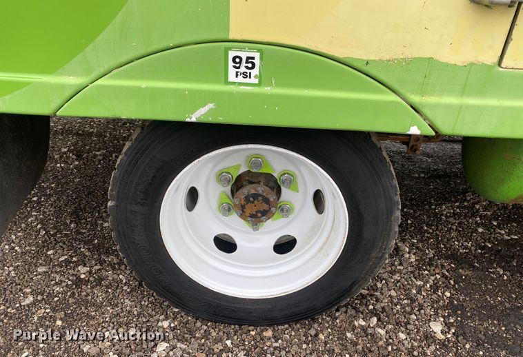 image for item JW9164 2015 Isuzu NPR  refrigerated delivery truck