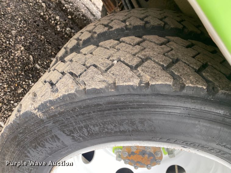 image for item JW9164 2015 Isuzu NPR  refrigerated delivery truck