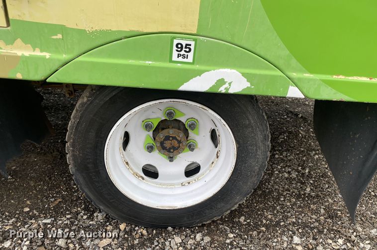 image for item JW9164 2015 Isuzu NPR  refrigerated delivery truck