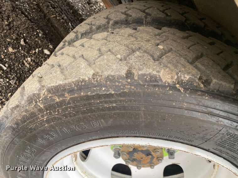 image for item JW9164 2015 Isuzu NPR  refrigerated delivery truck