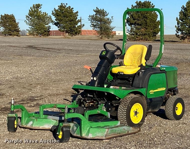 image for item JW9168 John Deere 1445 Series II  lawn mower