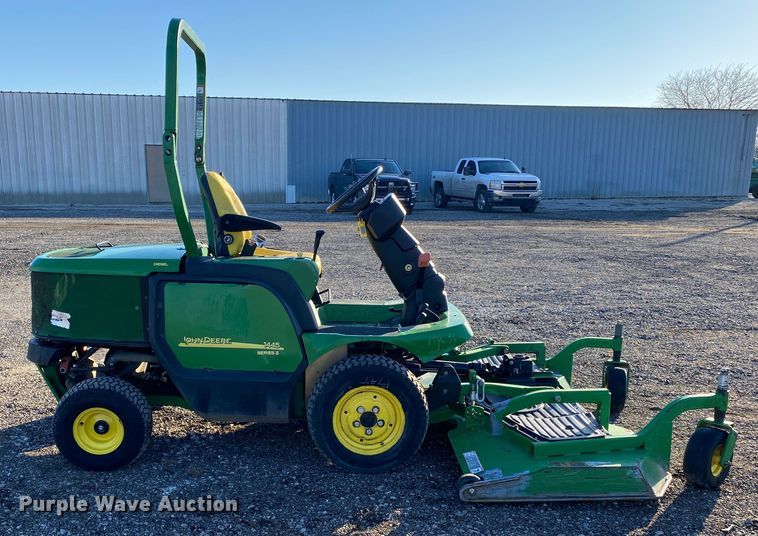 image for item JW9168 John Deere 1445 Series II  lawn mower