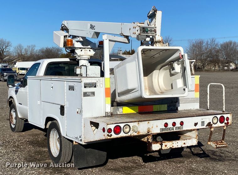 image for item JW9182 2000 Ford F450 Super Duty  bucket truck