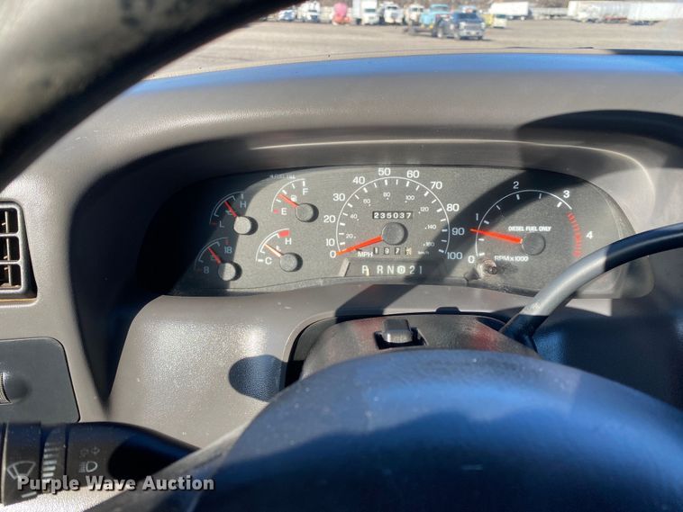 image for item JW9182 2000 Ford F450 Super Duty  bucket truck