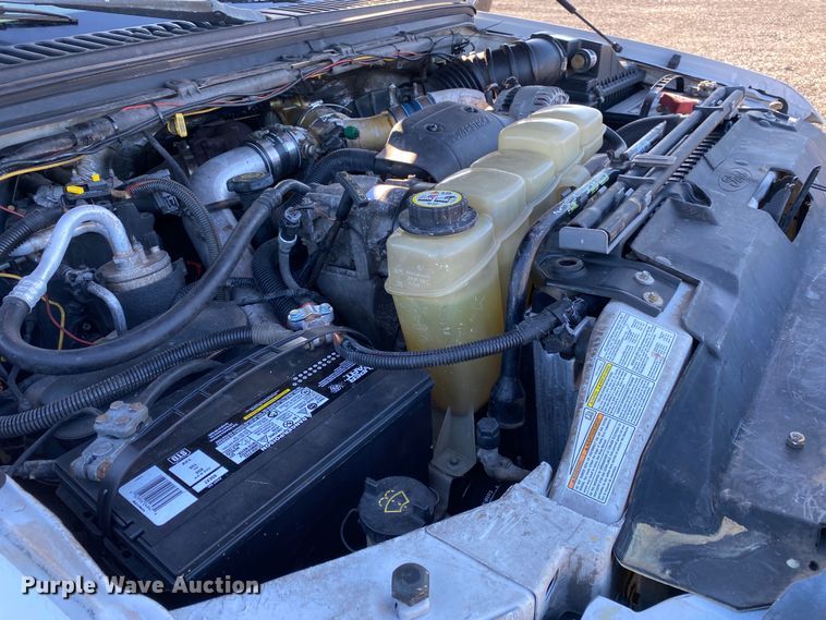 image for item JW9182 2000 Ford F450 Super Duty  bucket truck