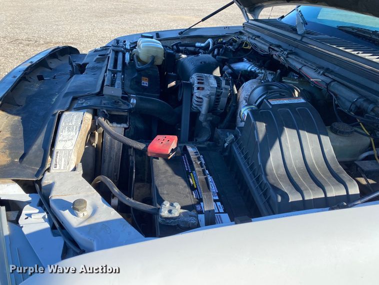 image for item JW9182 2000 Ford F450 Super Duty  bucket truck