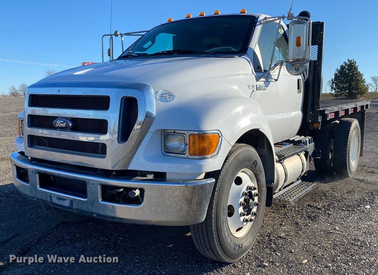 image for item JW9183 2011 Ford F750 Super Duty  flatbed truck