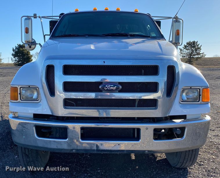 image for item JW9183 2011 Ford F750 Super Duty  flatbed truck