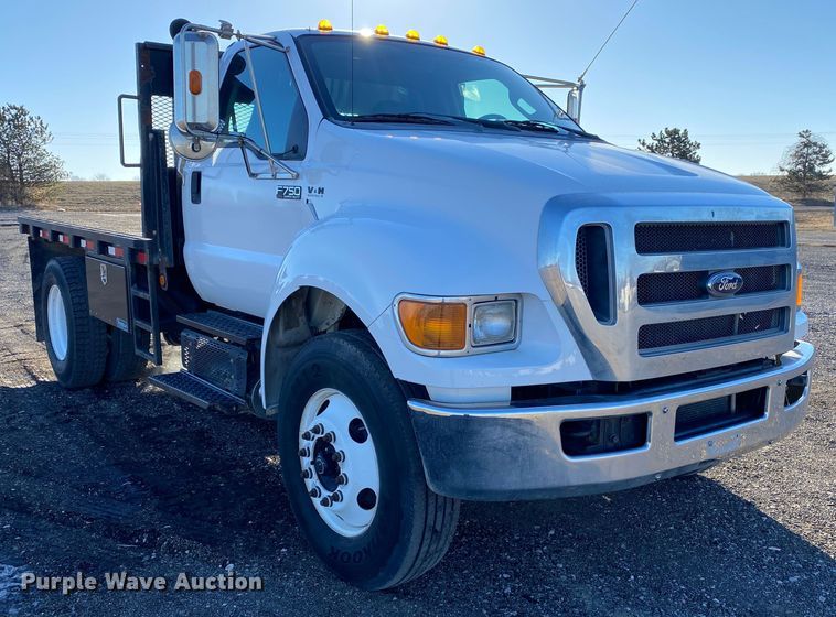 image for item JW9183 2011 Ford F750 Super Duty  flatbed truck
