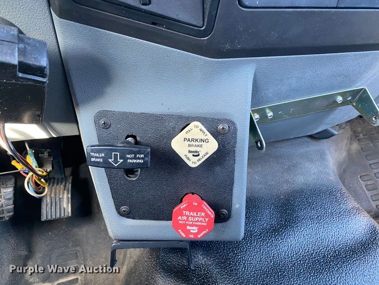 image for item JW9183 2011 Ford F750 Super Duty  flatbed truck