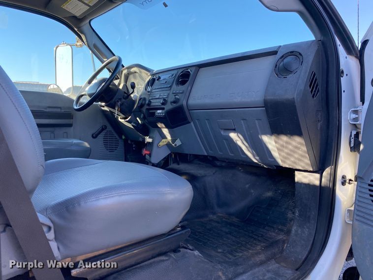 image for item JW9183 2011 Ford F750 Super Duty  flatbed truck