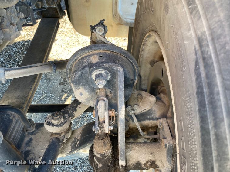 image for item JW9183 2011 Ford F750 Super Duty  flatbed truck