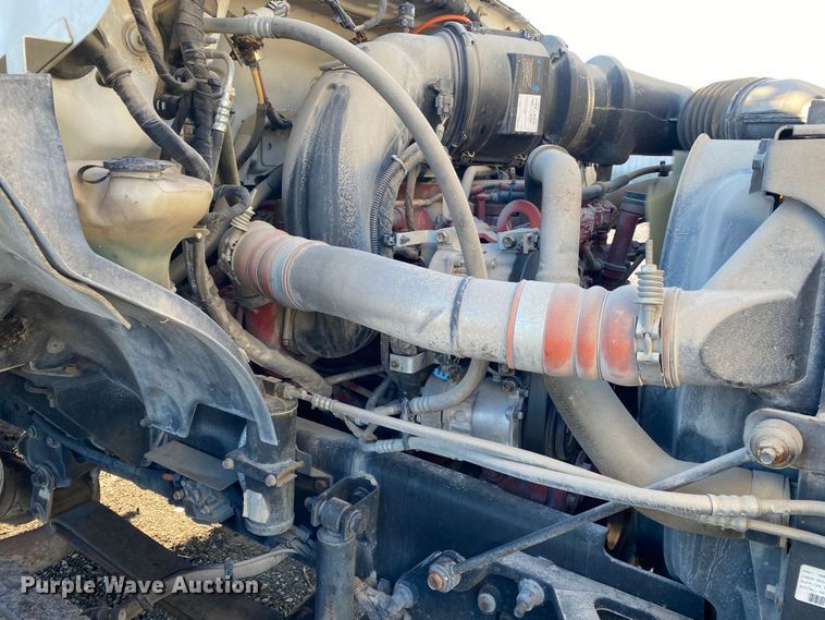 image for item JW9183 2011 Ford F750 Super Duty  flatbed truck