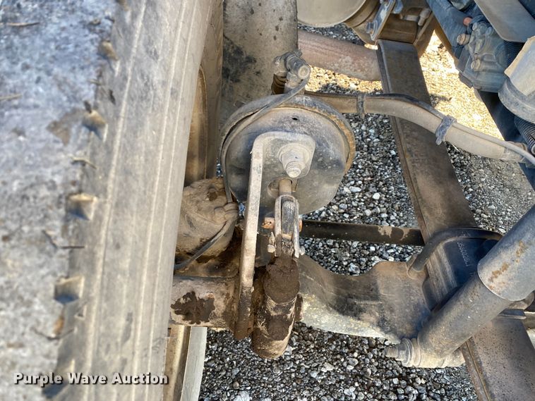 image for item JW9183 2011 Ford F750 Super Duty  flatbed truck