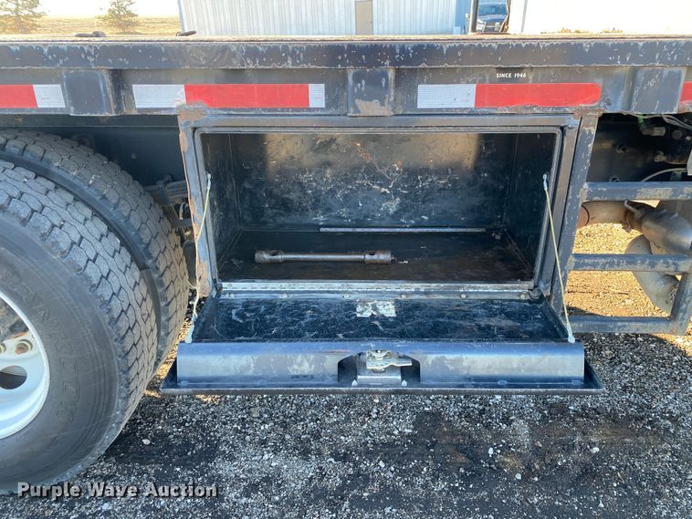 image for item JW9183 2011 Ford F750 Super Duty  flatbed truck