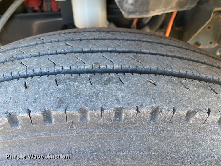 image for item JW9183 2011 Ford F750 Super Duty  flatbed truck