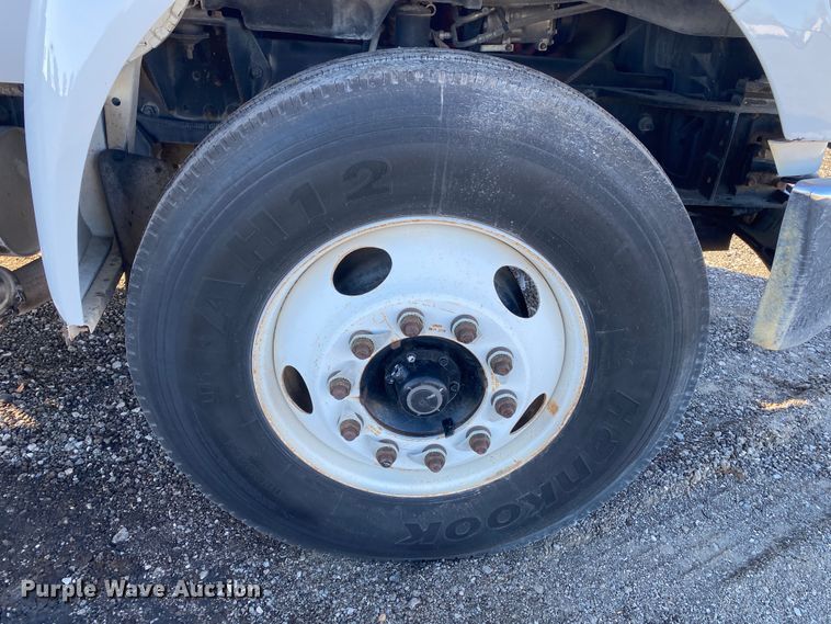 image for item JW9183 2011 Ford F750 Super Duty  flatbed truck