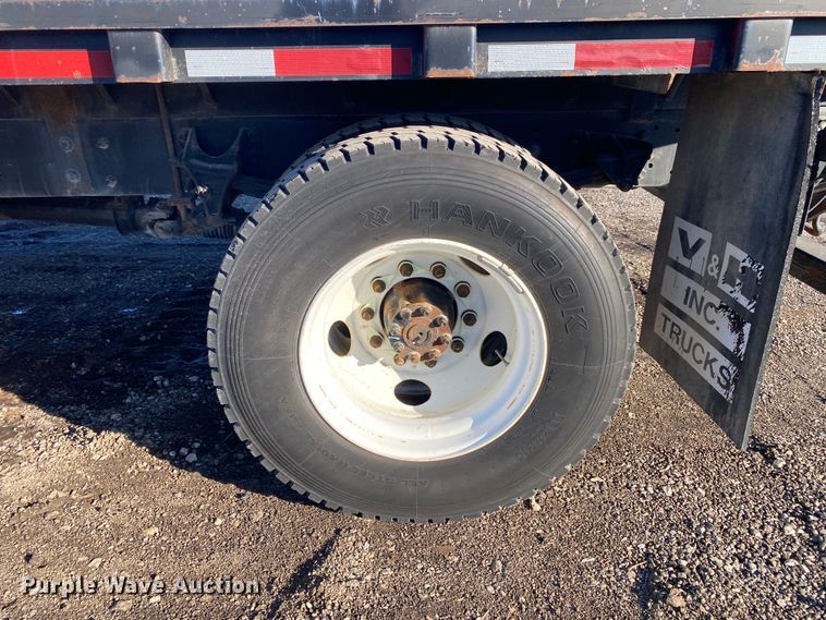 image for item JW9183 2011 Ford F750 Super Duty  flatbed truck