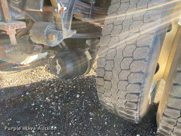 image for item JW9183 2011 Ford F750 Super Duty  flatbed truck