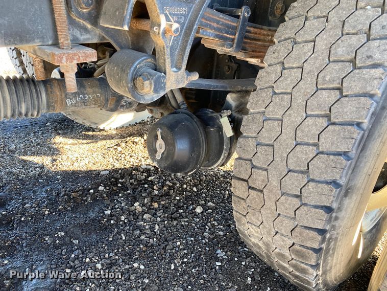 image for item JW9183 2011 Ford F750 Super Duty  flatbed truck