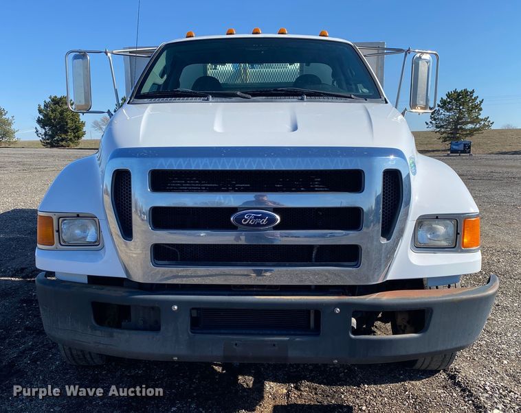 image for item JW9189 2011 Ford F650  flatbed truck