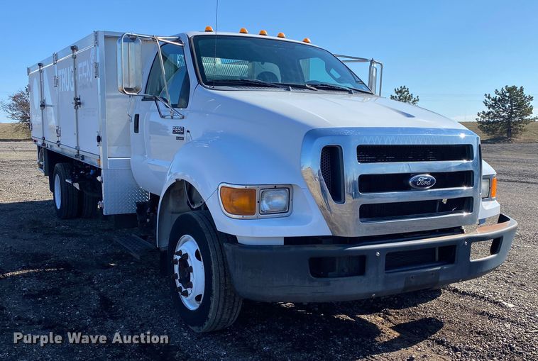 image for item JW9189 2011 Ford F650  flatbed truck