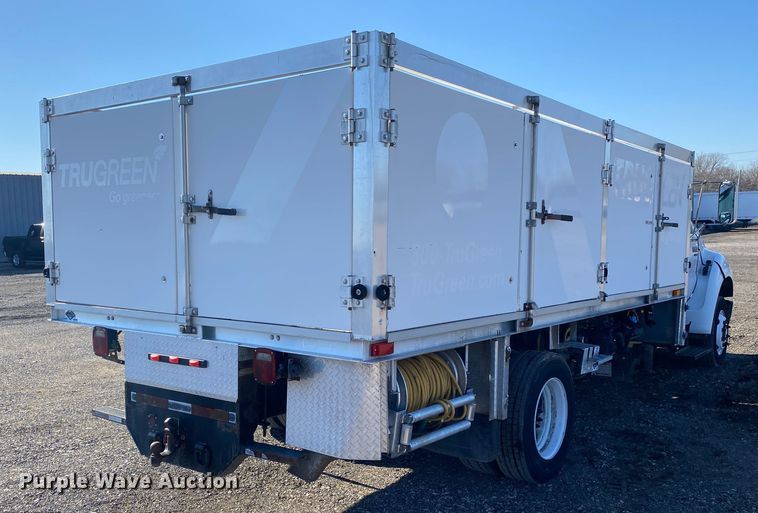 image for item JW9189 2011 Ford F650  flatbed truck