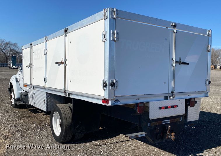 image for item JW9189 2011 Ford F650  flatbed truck