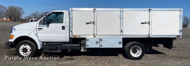 image for item JW9189 2011 Ford F650  flatbed truck