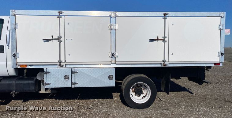 image for item JW9189 2011 Ford F650  flatbed truck