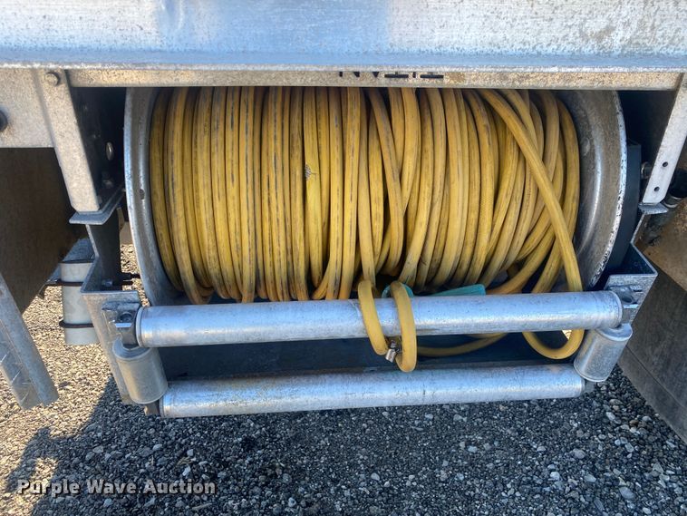 image for item JW9189 2011 Ford F650  flatbed truck