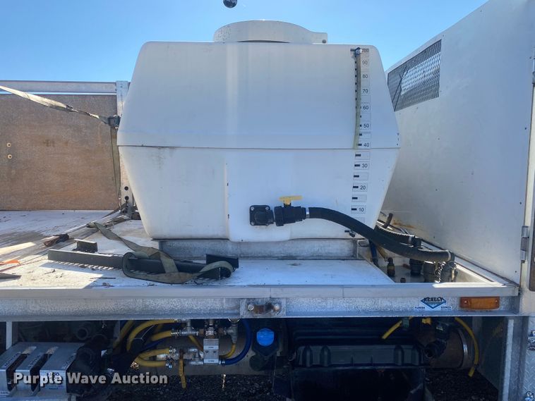 image for item JW9189 2011 Ford F650  flatbed truck