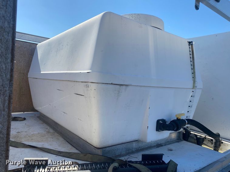 image for item JW9189 2011 Ford F650  flatbed truck