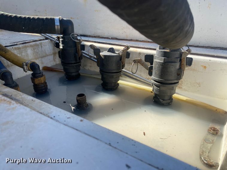 image for item JW9189 2011 Ford F650  flatbed truck