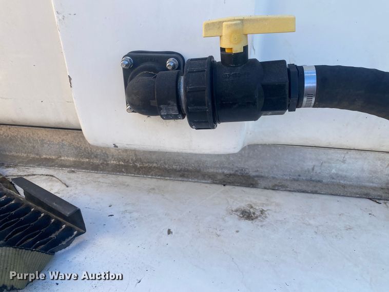 image for item JW9189 2011 Ford F650  flatbed truck