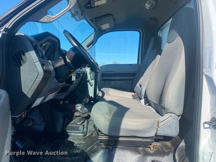 image for item JW9189 2011 Ford F650  flatbed truck