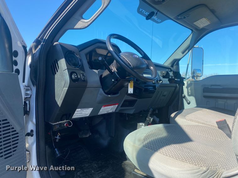 image for item JW9189 2011 Ford F650  flatbed truck