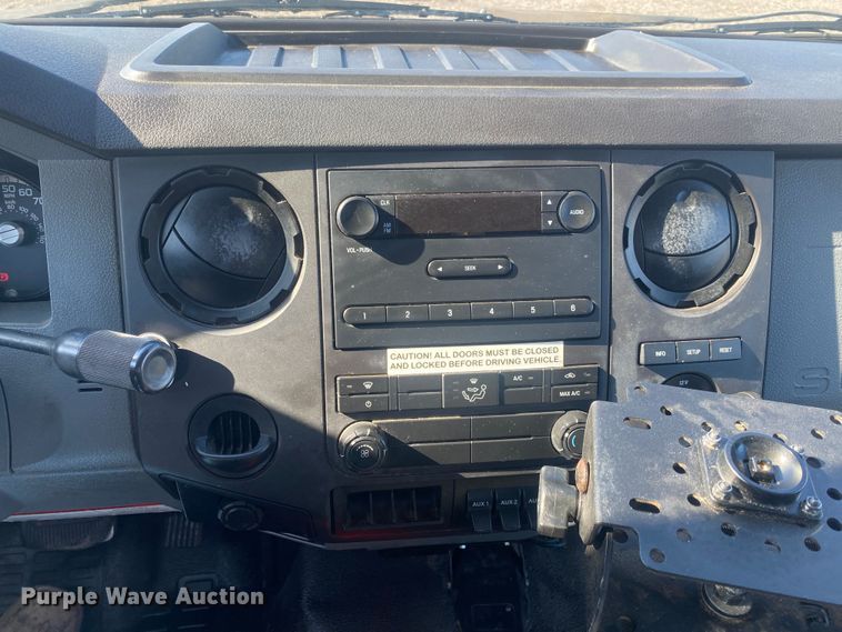 image for item JW9189 2011 Ford F650  flatbed truck