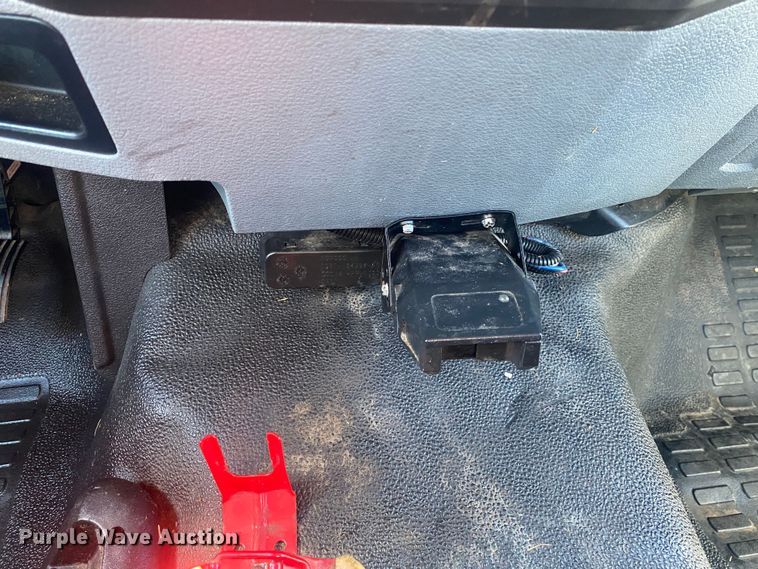 image for item JW9189 2011 Ford F650  flatbed truck