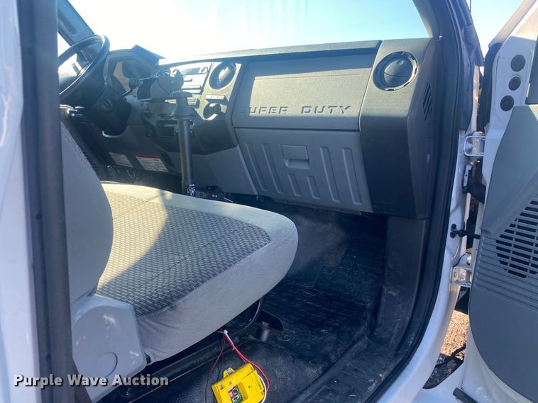 image for item JW9189 2011 Ford F650  flatbed truck