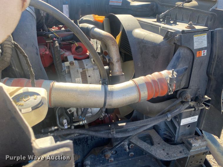 image for item JW9189 2011 Ford F650  flatbed truck