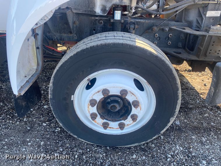 image for item JW9189 2011 Ford F650  flatbed truck