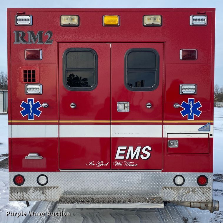 image for item JW9242 2009 Ford F450 Super Duty XLT  ambulance