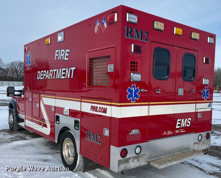 image for item JW9242 2009 Ford F450 Super Duty XLT  ambulance