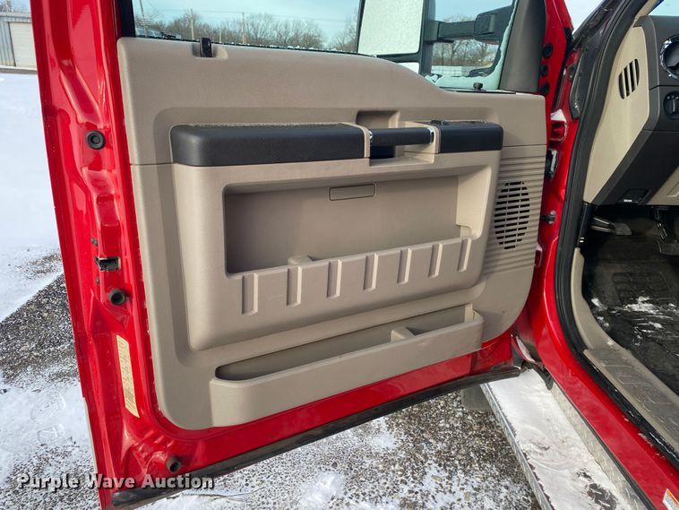 image for item JW9242 2009 Ford F450 Super Duty XLT  ambulance