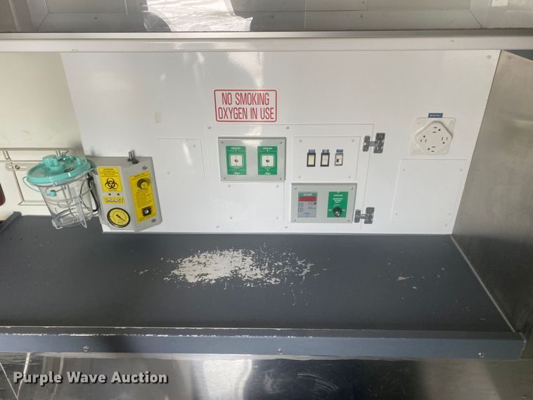 image for item JW9242 2009 Ford F450 Super Duty XLT  ambulance